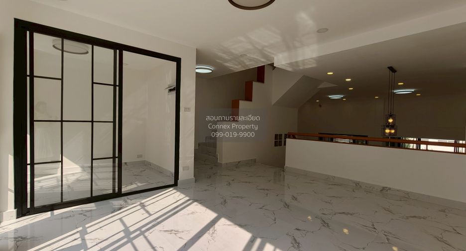 For sale 3 bedrooms townhouse in Bueng Kum, Bangkok