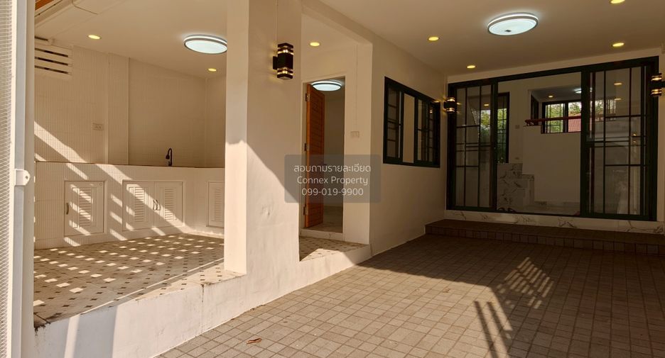 For sale 3 bedrooms townhouse in Bueng Kum, Bangkok