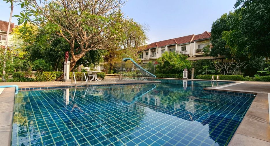 For sale 3 bedrooms townhouse in Bueng Kum, Bangkok