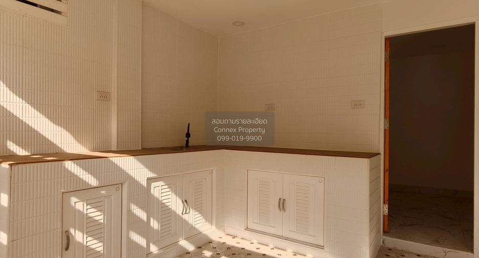 For sale 3 bedrooms townhouse in Bueng Kum, Bangkok