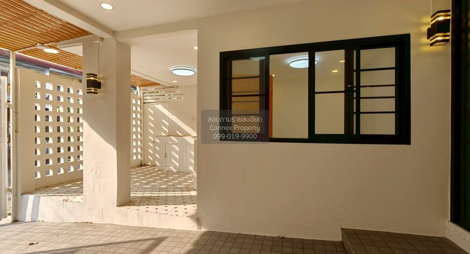For sale 3 bedrooms townhouse in Bueng Kum, Bangkok
