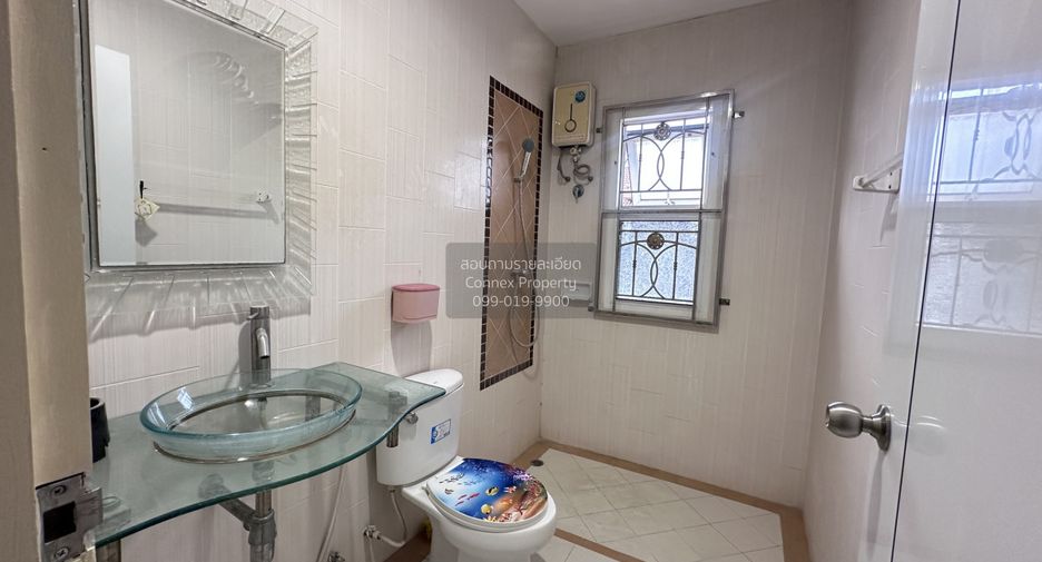 For sale 3 bedrooms townhouse in Bang Khae, Bangkok