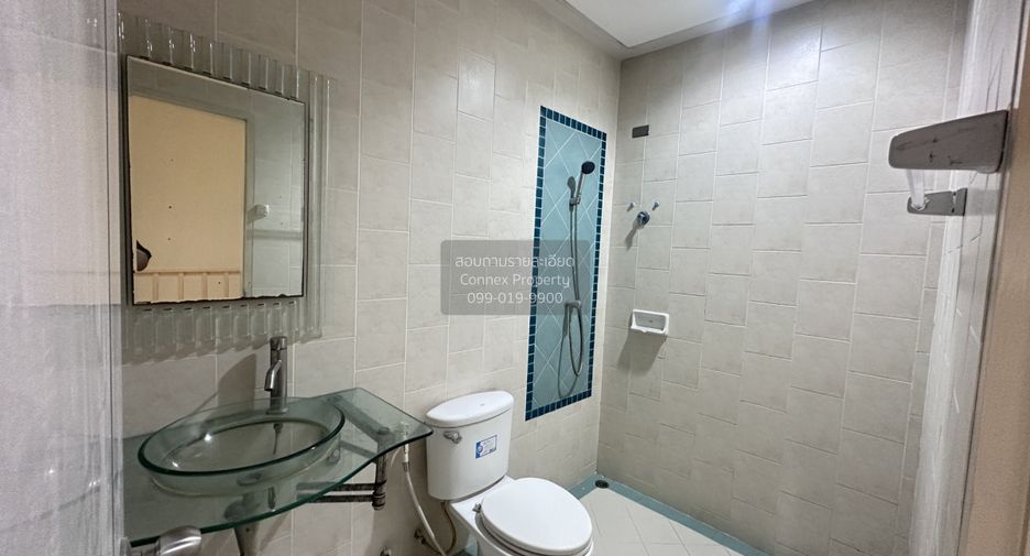 For sale 3 bedrooms townhouse in Bang Khae, Bangkok