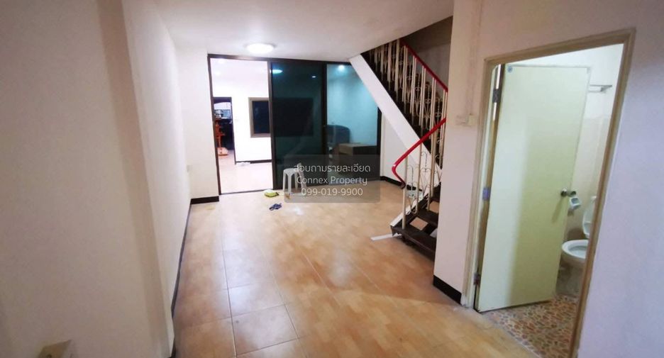 出售 3 卧室 联排别墅 在 Mueang Pathum Thani, Pathum Thani