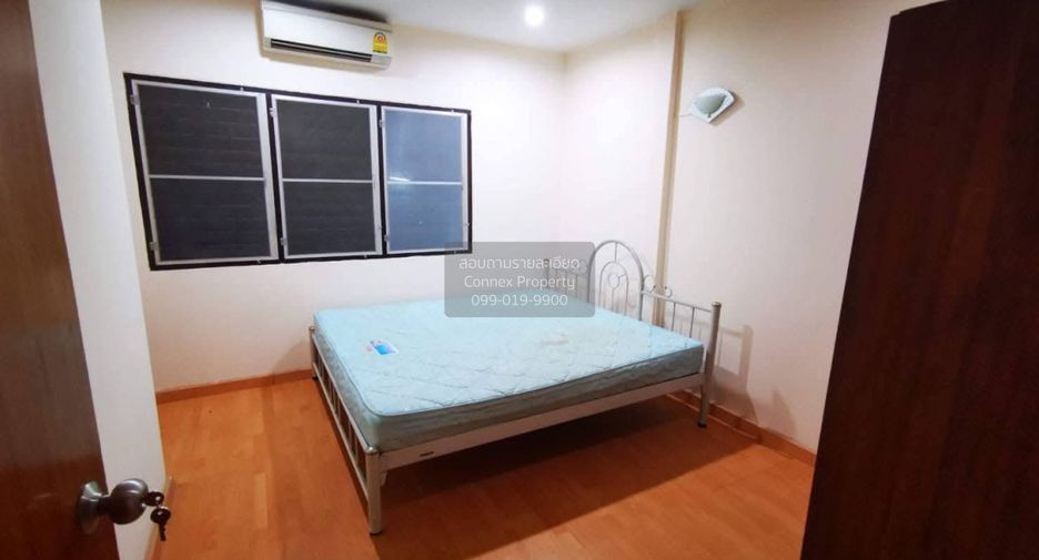 出售 3 卧室 联排别墅 在 Mueang Pathum Thani, Pathum Thani