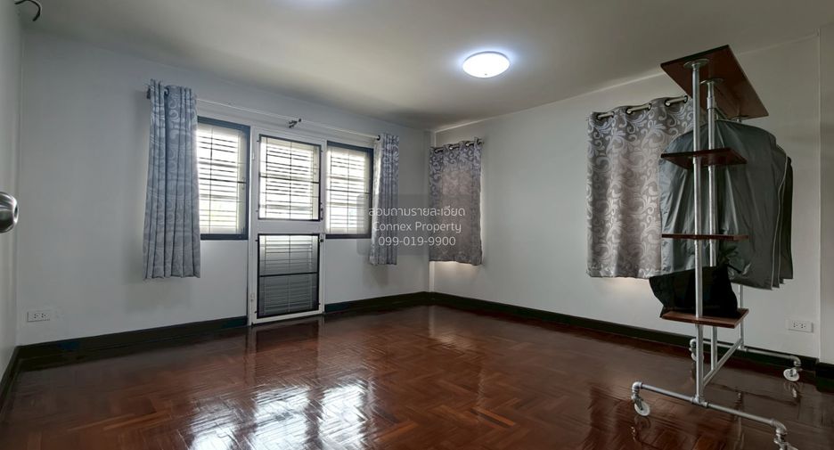 For sale 3 bedrooms house in Thawi Watthana, Bangkok