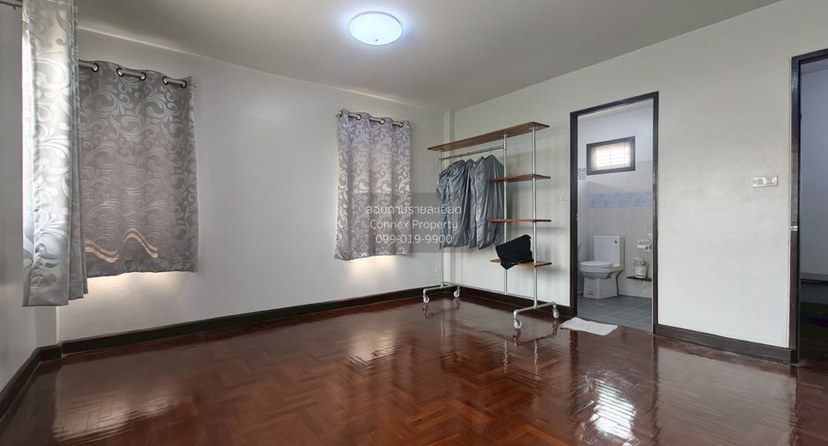 For sale 3 bedrooms house in Thawi Watthana, Bangkok