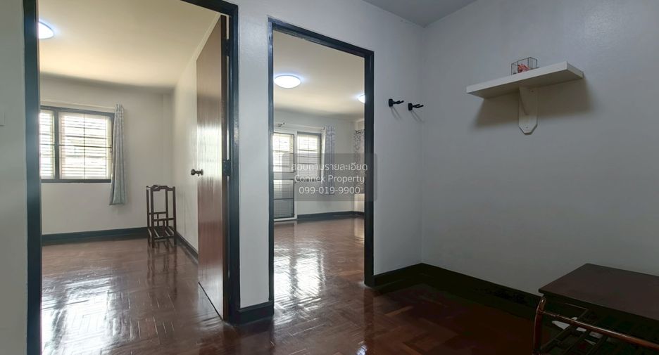 For sale 3 bedrooms house in Thawi Watthana, Bangkok