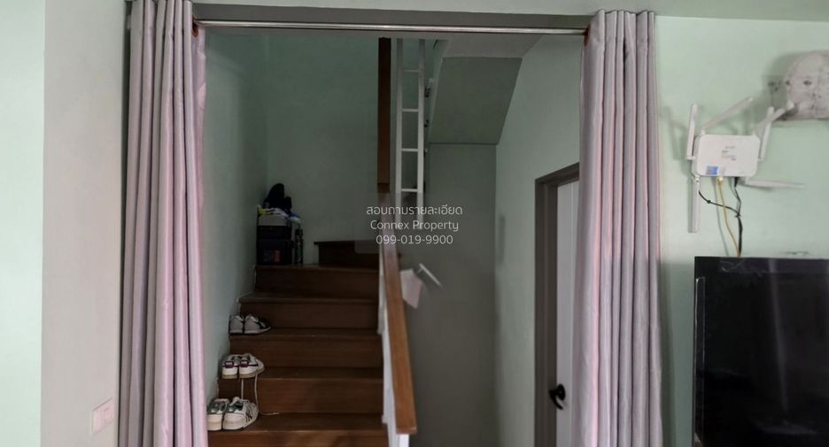 For sale 4 bedrooms townhouse in Mueang Samut Sakhon, Samut Sakhon