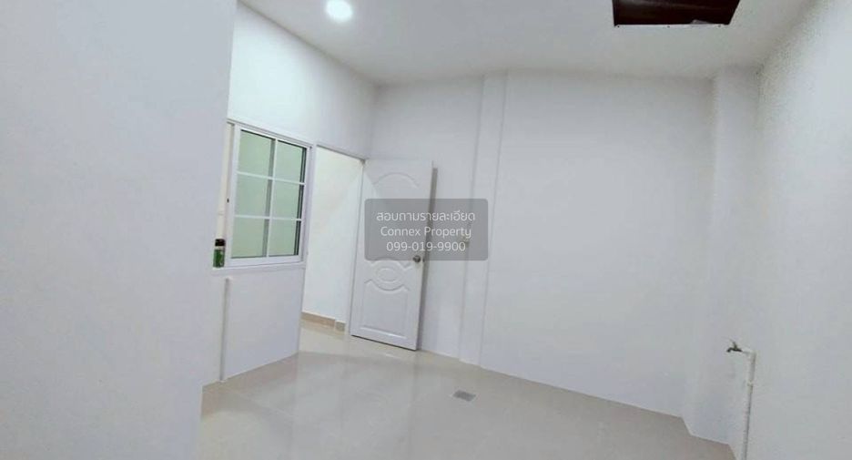 Casa adosada en venta de 3 habitaciones en Thawi Watthana, Bangkok