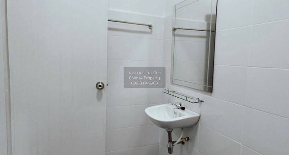 Casa adosada en venta de 3 habitaciones en Thawi Watthana, Bangkok