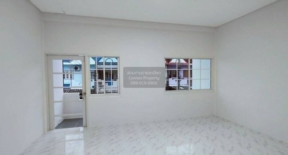 Casa adosada en venta de 3 habitaciones en Thawi Watthana, Bangkok