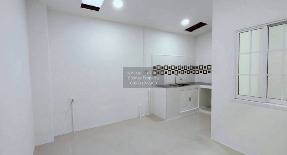Casa adosada en venta de 3 habitaciones en Thawi Watthana, Bangkok