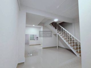 For sale 3 bedrooms townhouse in Thawi Watthana, Bangkok