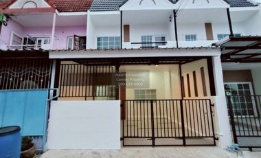 For sale 3 bedrooms townhouse in Thawi Watthana, Bangkok