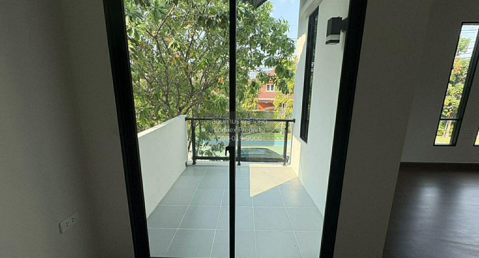For sale 4 bedrooms house in Mueang Samut Prakan, Samut Prakan
