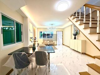 Продажа 2 спальни таунхаус в Mueang Samut Prakan, Самутпракан