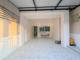 Продажа 2 спальни таунхаус в Mueang Samut Prakan, Самутпракан