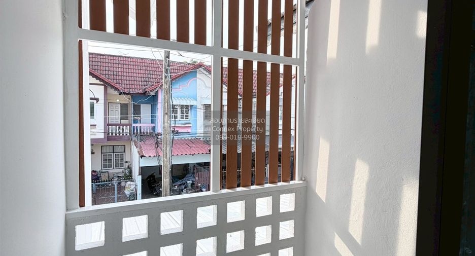 For sale 2 bedrooms townhouse in Khlong Sam Wa, Bangkok