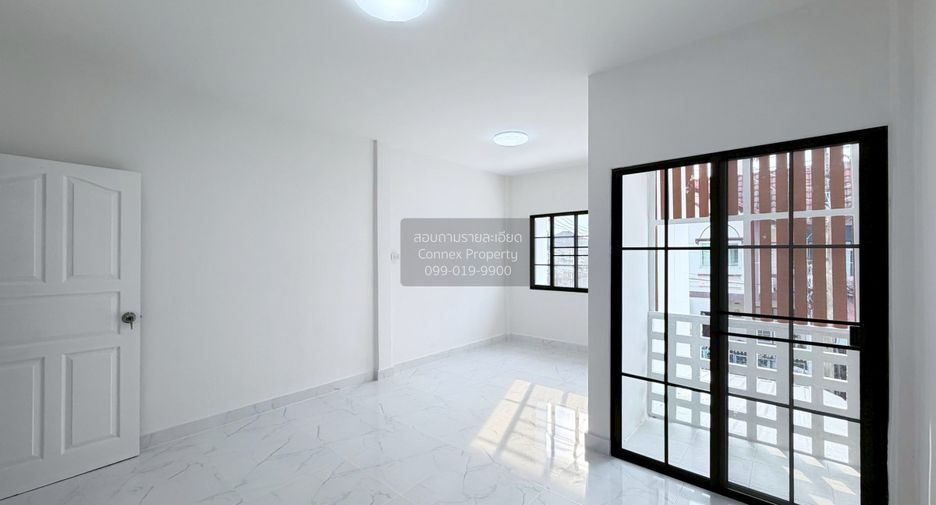 For sale 2 bedrooms townhouse in Khlong Sam Wa, Bangkok