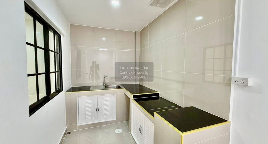 For sale 3 bedrooms townhouse in Sai Noi, Nonthaburi