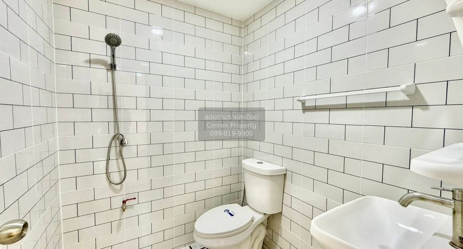 For sale 3 bedrooms townhouse in Sai Noi, Nonthaburi