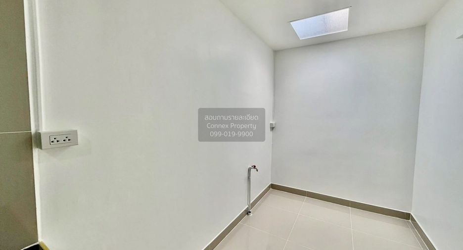 For sale 3 bedrooms townhouse in Sai Noi, Nonthaburi