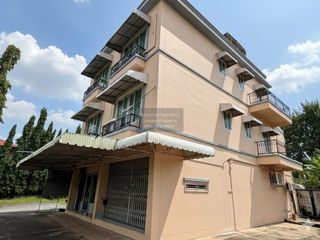 For sale 6 bedrooms townhouse in Sai Mai, Bangkok