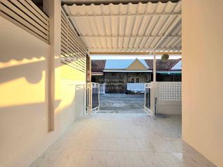 For sale 2 bedrooms townhouse in Mueang Samut Prakan, Samut Prakan