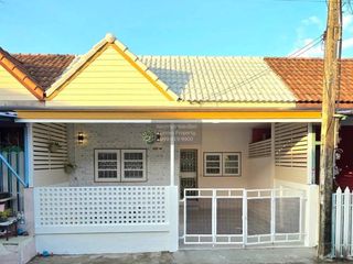 For sale 2 bedrooms townhouse in Mueang Samut Prakan, Samut Prakan