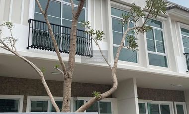 For sale 2 ベッドルーム townhouse in Phra Samut Chedi, Samut Prakan