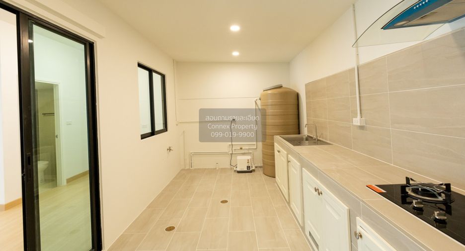 For sale 3 bedrooms townhouse in Prawet, Bangkok