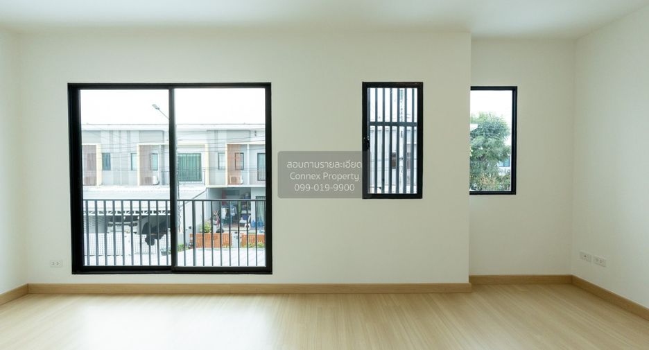 For sale 3 bedrooms townhouse in Prawet, Bangkok