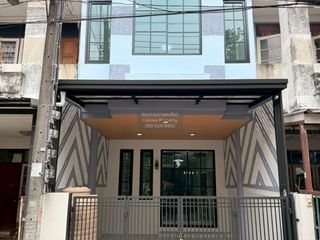 出售 2 卧室 联排别墅 在 Sai Mai, 曼谷