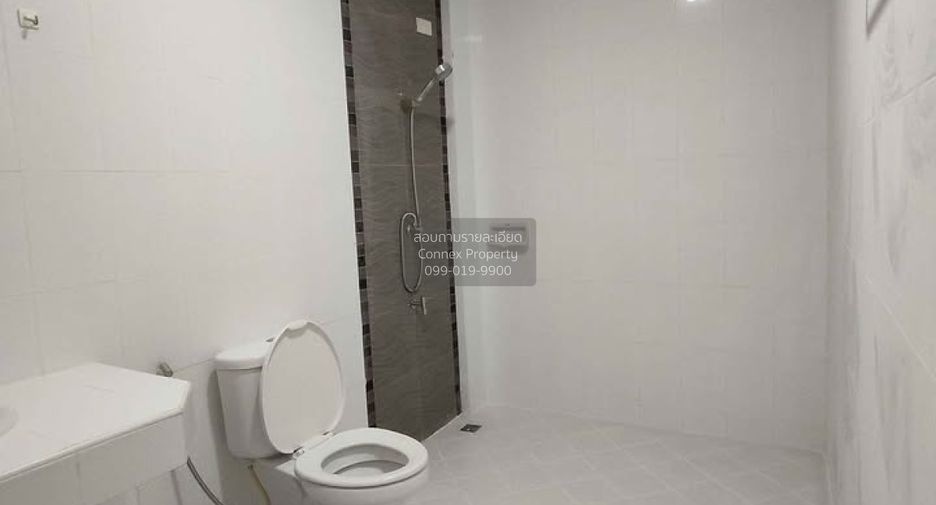 For sale 4 bedrooms townhouse in Bang Khen, Bangkok