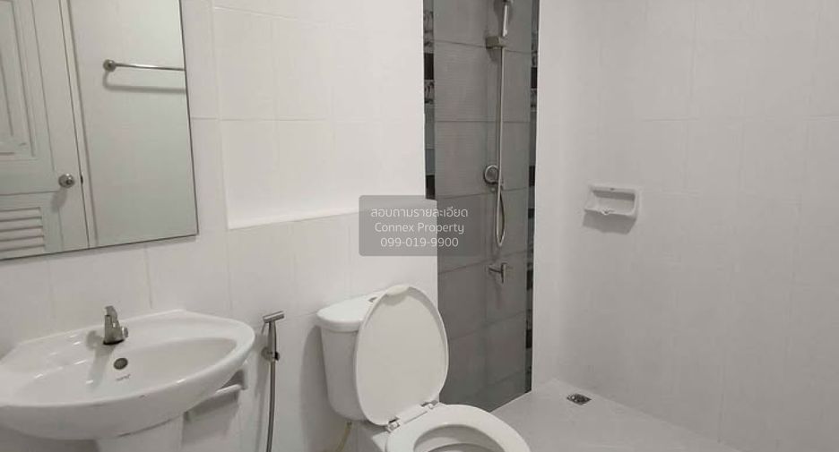 For sale 4 bedrooms townhouse in Bang Khen, Bangkok
