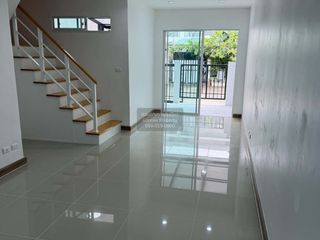 For sale 3 bedrooms townhouse in Nong Khaem, Bangkok