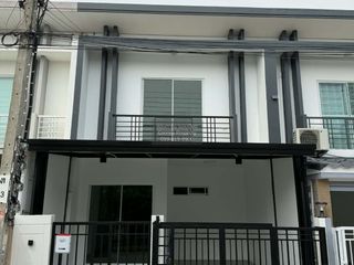 For sale 3 bedrooms townhouse in Nong Khaem, Bangkok