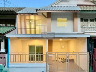 À vendre 3 chambres maison de ville à Bang Yai, Nonthaburi