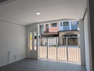 For sale 2 bedrooms townhouse in Khlong Sam Wa, Bangkok
