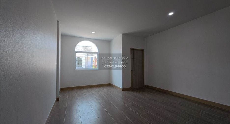 For sale 2 bedrooms townhouse in Khlong Sam Wa, Bangkok