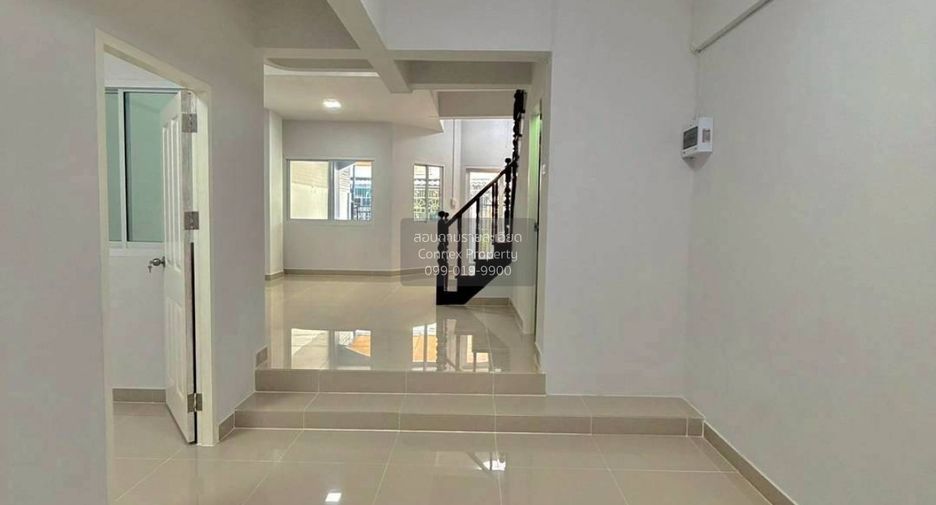 À vendre 4 chambres maison de ville à Bang Bua Thong, Nonthaburi