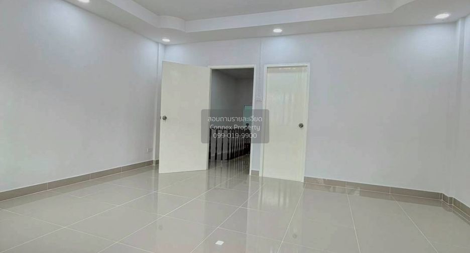 À vendre 4 chambres maison de ville à Bang Bua Thong, Nonthaburi