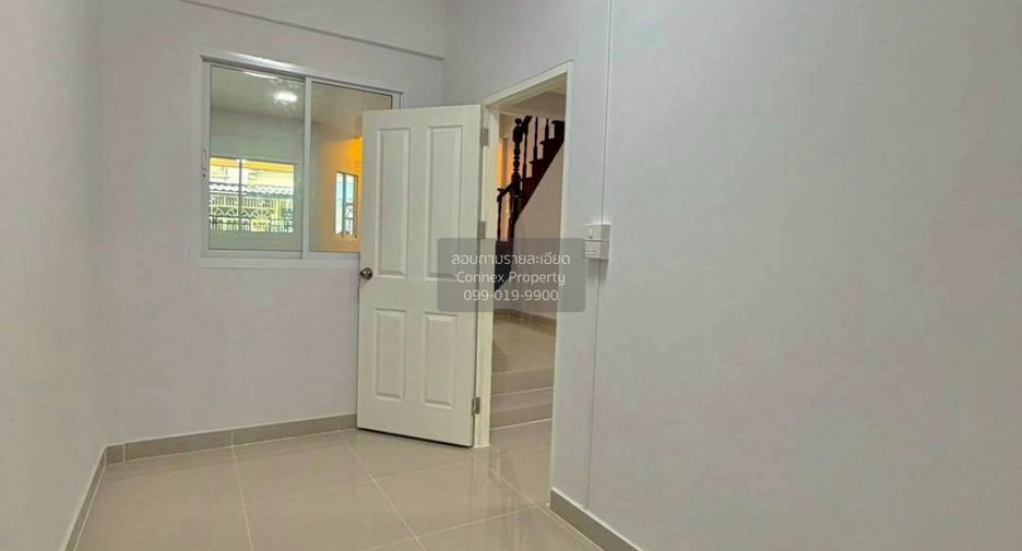 À vendre 4 chambres maison de ville à Bang Bua Thong, Nonthaburi