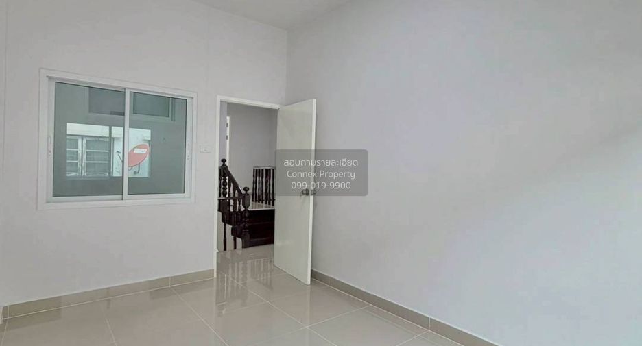 À vendre 4 chambres maison de ville à Bang Bua Thong, Nonthaburi