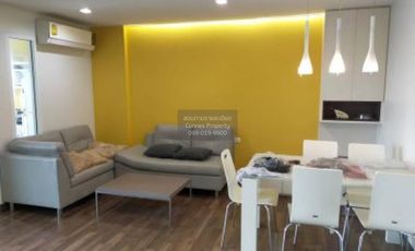 For rent 2 bedrooms condo in Phra Khanong, Bangkok