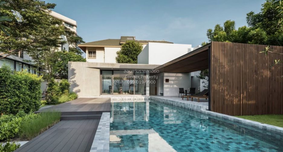 For rent 4 bedrooms condo in Khlong Toei, Bangkok