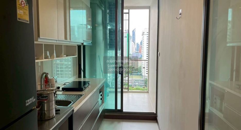For rent 2 bedrooms condo in Watthana, Bangkok