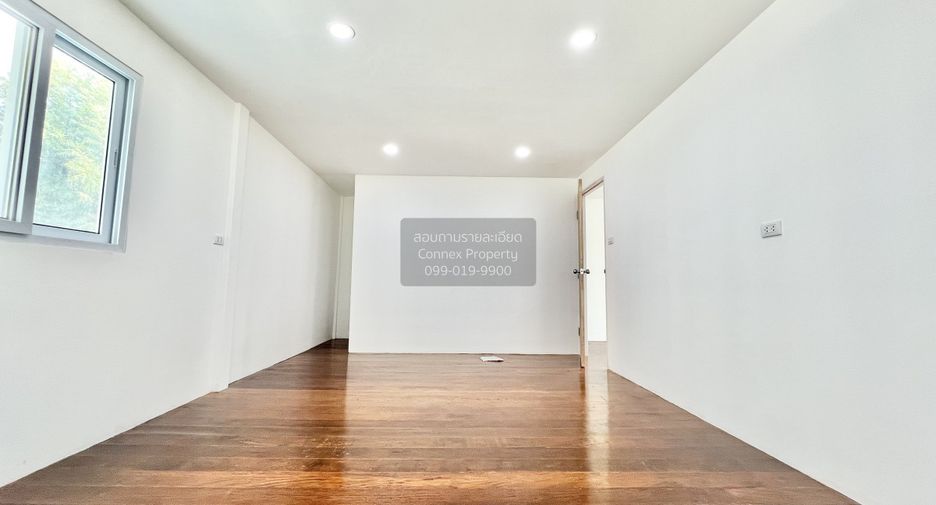 For rent 3 bedrooms house in Bang Kapi, Bangkok