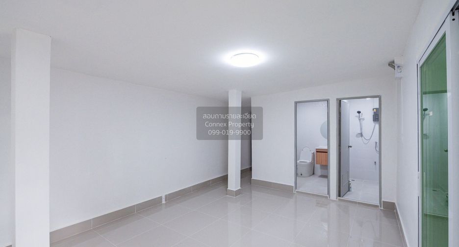 For rent 3 bedrooms house in Bang Kapi, Bangkok